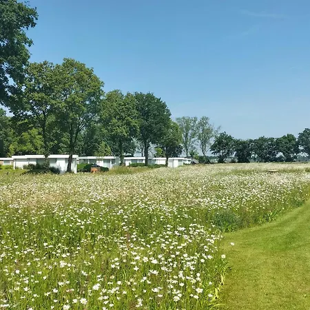 2 Bedroom Awesome In Prázdninový dům *