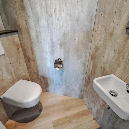 2 Bedroom Awesome In Afferden