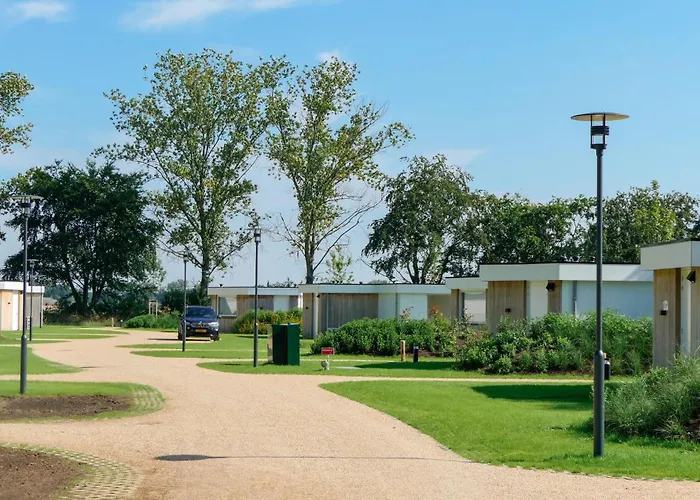 2 Bedroom Awesome In Holiday home *