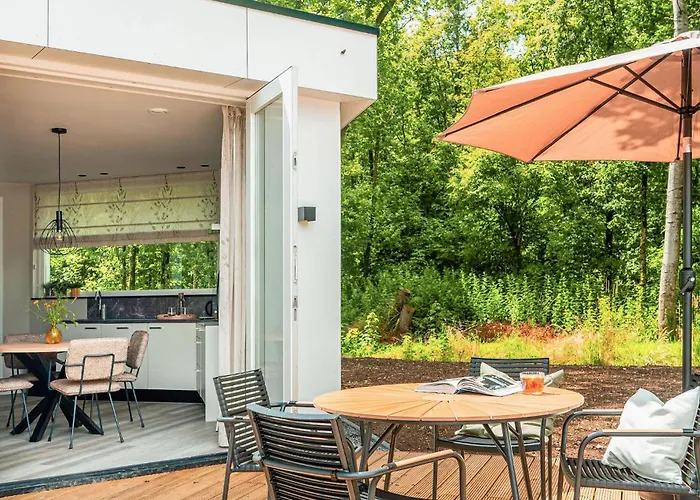 2 Bedroom Awesome In Σπίτι διακοπών *