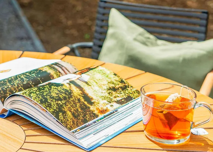 2 Bedroom Awesome In Holiday home *