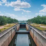 2 Bedroom Awesome In *